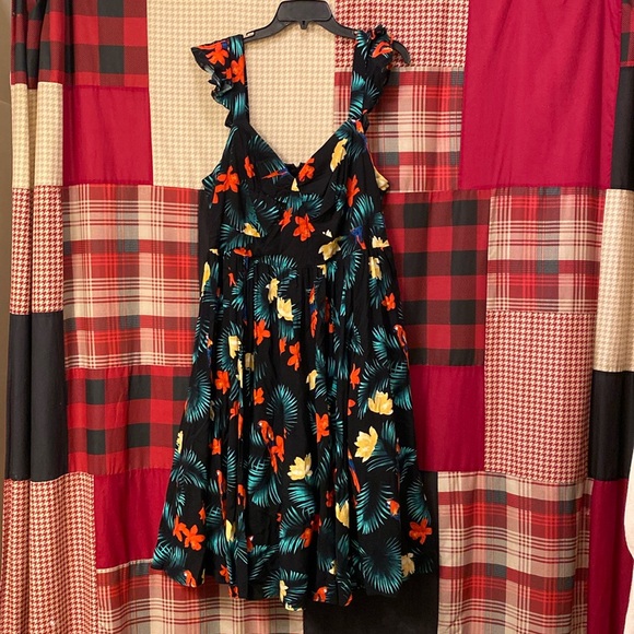 Torrid Retro Chic Tropical Parrot Midi Pinup Girl Dress - Picture 2 of 6